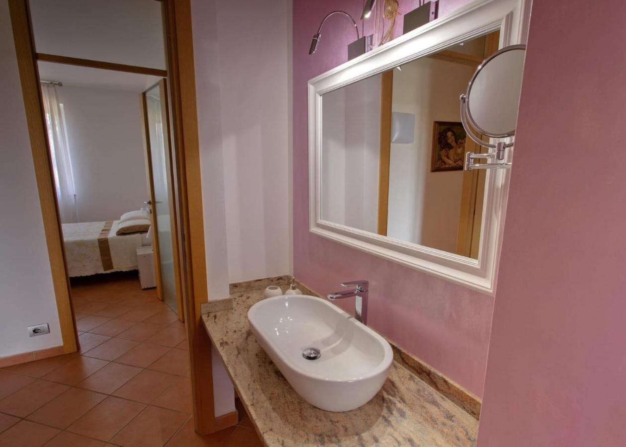 Casa Vacanze Al Capriano Appartamento Lampone Cantello Exterior foto